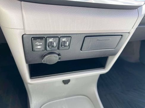 Used 2017 Toyota Sienna XLE w/ XLE Navigation Package FWD image 11
