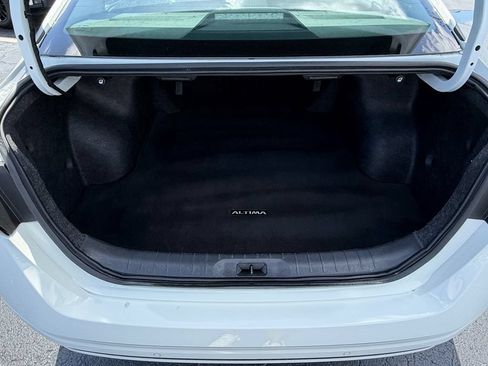 Used 2025 Nissan Altima 2.5 S FWD image 14