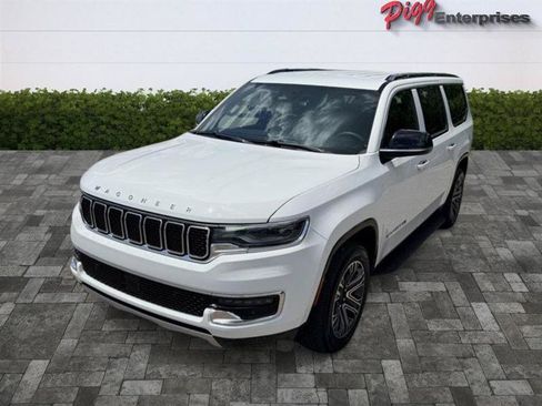 Used 2024 Jeep Wagoneer L Series II RWD image 5