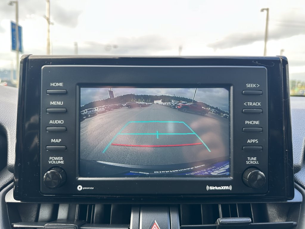 Used 2021 Toyota RAV4 XLE AWD/4WD image 14