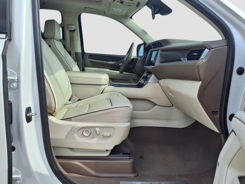 Used 2023 GMC Yukon Denali RWD image 11