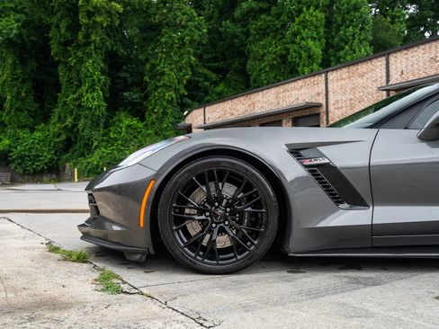 Used 2016 Chevrolet Corvette Z06 w/ 3LZ Preferred Equipment Group RWD image 4