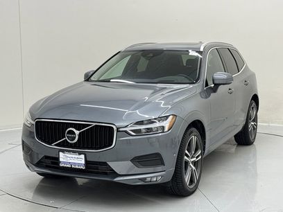 Used 2018 Volvo XC60 T6 Momentum w/ Advanced Package
