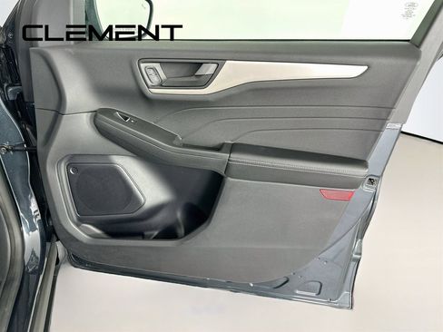 Used 2022 Ford Escape SE w/ SE Sport Appearance Package FWD image 32