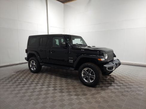 Used 2021 Jeep Wrangler Unlimited Sahara w/ Uconnect 4C Nav & Sound Group image 4