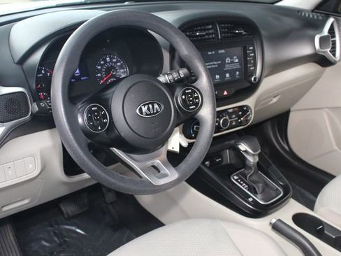 Used 2020 Kia Soul LX image 4
