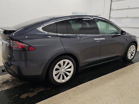 Used 2018 Tesla Model X 75D image 5