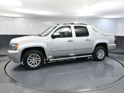 Used 2012 Chevrolet Avalanche LT w/ All-Star Edition AWD/4WD image 11