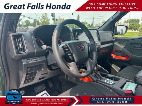 Used 2026 Nissan Frontier PRO-4X w/ Tow Package AWD/4WD image 11