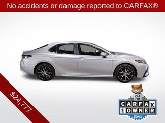 Used 2024 Toyota Camry SE video 2