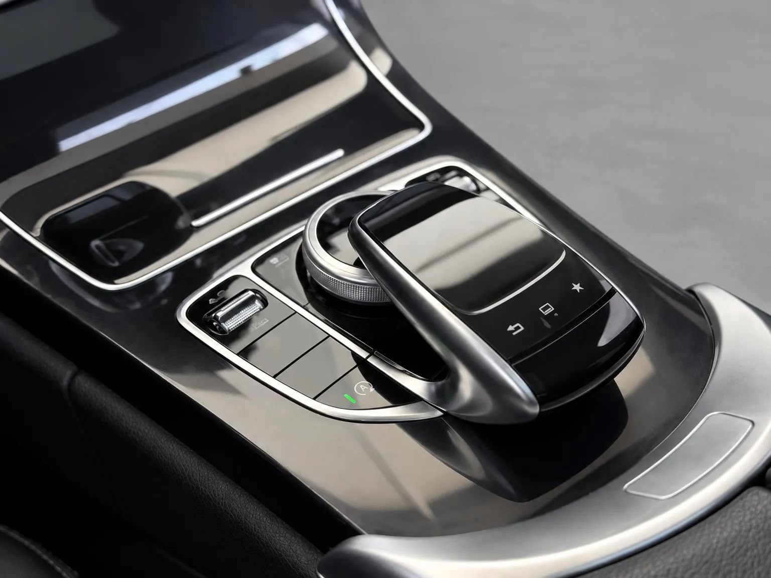 Used 2016 Mercedes-Benz C 300 4MATIC Sedan image 29