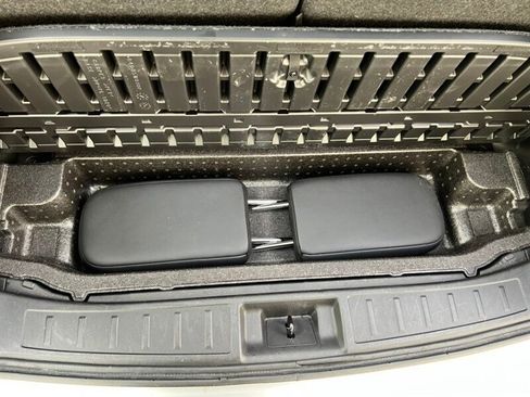 Used 2024 Mitsubishi Outlander SE image 26