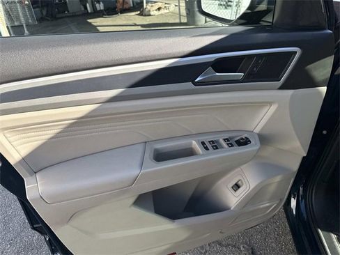 Used 2021 Volkswagen Atlas SE w/ Panoramic Sunroof Package image 8