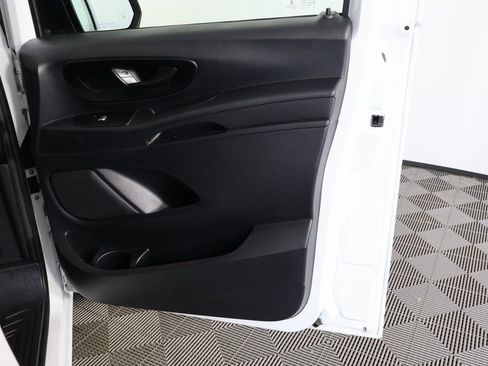 Used 2021 Mercedes-Benz Metris image 9