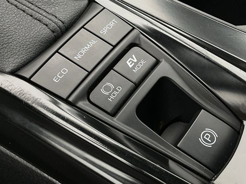 Used 2025 Toyota Camry LE image 34