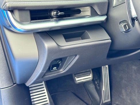 Used 2025 Chevrolet Corvette Stingray Coupe w/ 1LT image 19