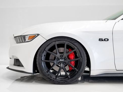Used 2017 Ford Mustang GT Premium RWD image 27