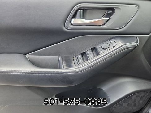Used 2025 Nissan Rogue SV FWD image 34