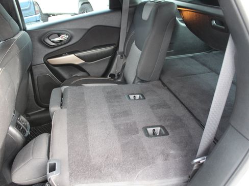 Used 2017 Jeep Cherokee Sport w/ Cold Weather Group image 62