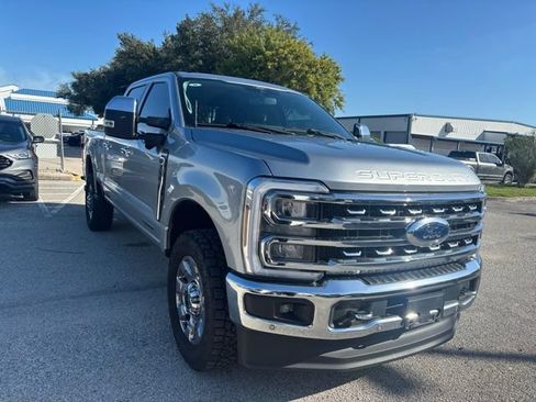 Used 2024 Ford F350 Lariat w/ Lariat Ultimate Package AWD/4WD image 3