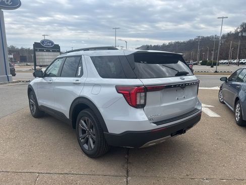 New 2026 Ford Explorer Active w/ Active Comfort Package AWD/4WD image 5