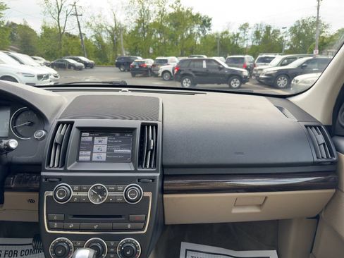 Used 2013 Land Rover LR2 HSE AWD/4WD image 17