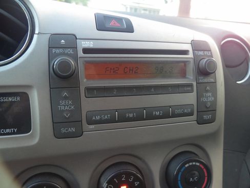 Used 2009 Toyota Matrix FWD image 10