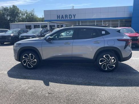 New 2026 Chevrolet Trax RS w/ Sunroof Package FWD image 6