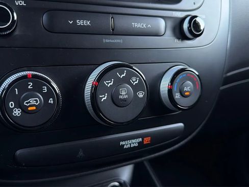 Used 2019 Kia Soul FWD image 28