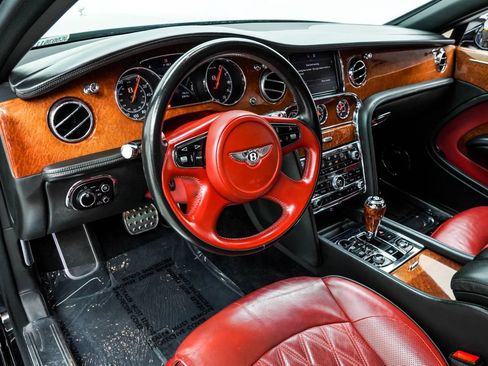 Used 2018 Bentley Mulsanne RWD image 20