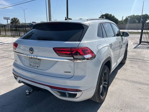Used 2021 Volkswagen Atlas Cross Sport SE w/ Panoramic Sunroof Package image 4