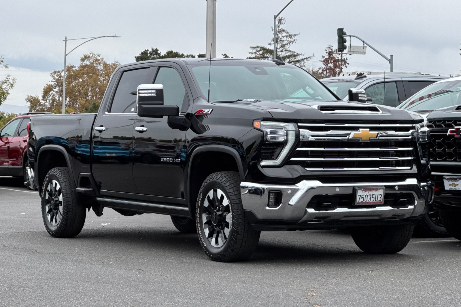 Used 2024 Chevrolet Silverado 2500 LTZ w/ LTZ Premium Package AWD/4WD image 2