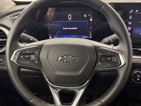 Used 2025 Chevrolet Trax ACTIV w/ Sunroof Package image 17