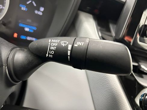 Used 2022 Toyota Corolla SE image 15