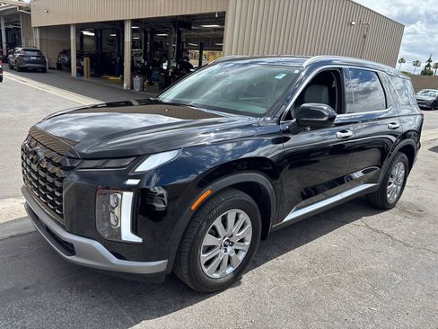 Used 2023 Hyundai Palisade SEL image 3