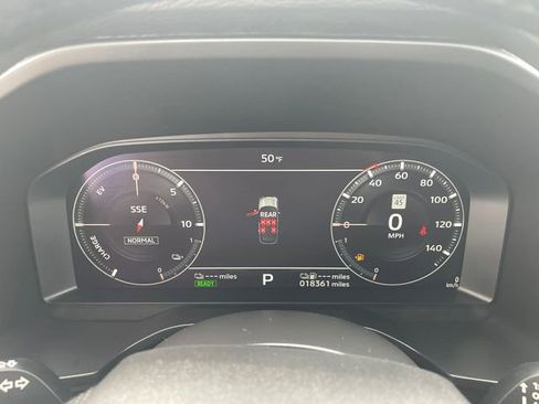 Used 2024 Mitsubishi Outlander 4WD Plug-In Hybrid image 27