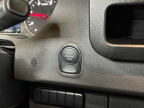 Used 2025 Mercedes-Benz Sprinter 2500 image 29