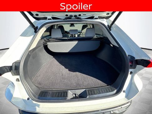 Used 2021 Toyota Venza LE image 16