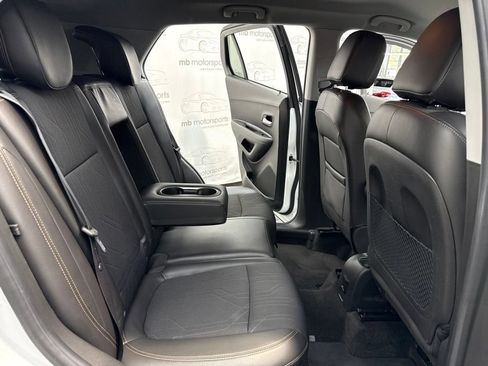 Used 2018 Chevrolet Trax LT w/ LT Convenience Package AWD/4WD image 24