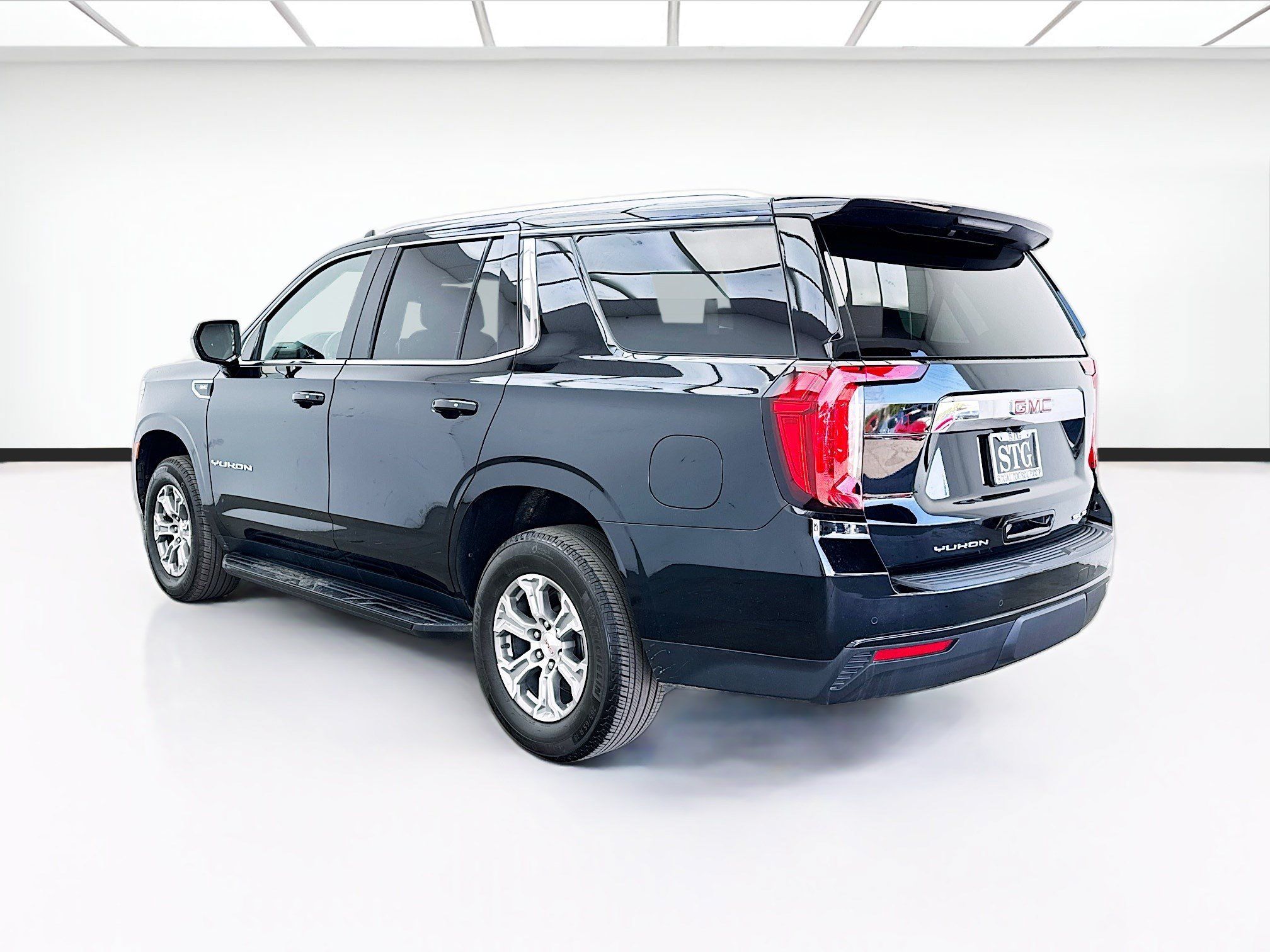 Used 2024 GMC Yukon SLE w/ Max Trailering Package AWD/4WD image 6