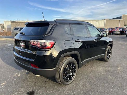 Used 2022 Jeep Compass Altitude image 7