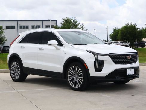Used 2024 Cadillac XT4 Premium Luxury FWD image 7