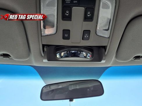 Used 2018 Kia Sedona LX FWD image 25