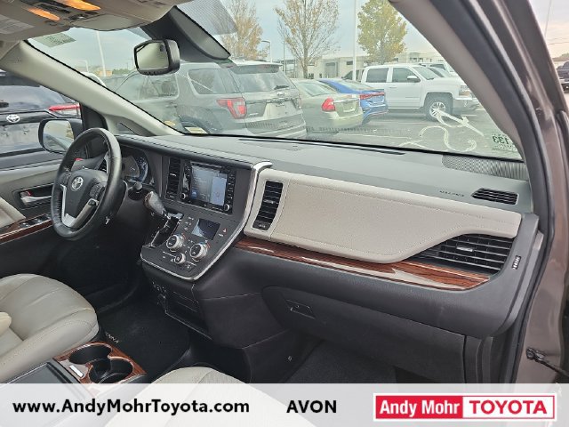 Used 2018 Toyota Sienna Limited FWD image 21