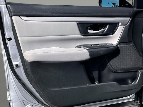 Used 2018 Honda CR-V LX image 16