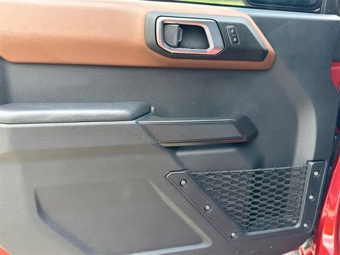 Used 2024 Ford Bronco Outer Banks image 11