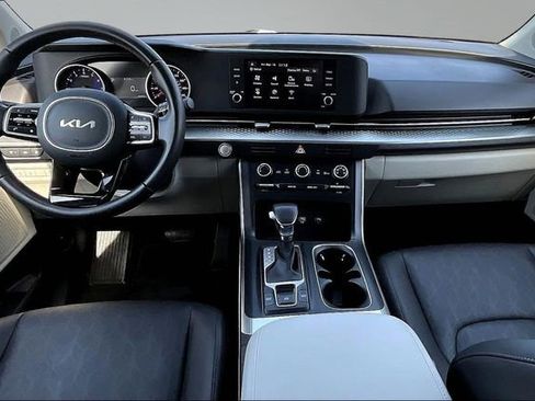 Certified 2024 Kia Carnival LX image 7