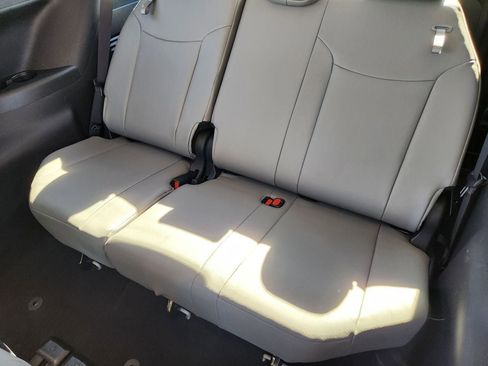 Used 2026 Toyota Sienna XLE image 39