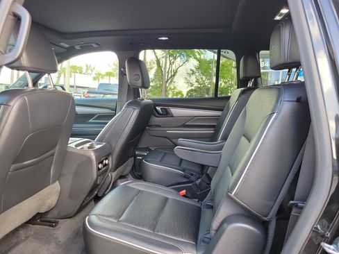 Used 2025 Buick Enclave Sport Touring w/ Power Package image 14