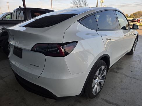 Used 2023 Tesla Model Y Long Range image 4